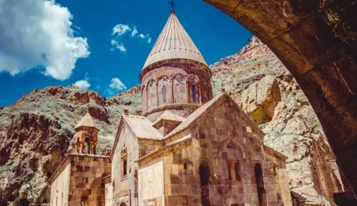 قیمت تور ارمنستان پاییز و همه چیز درباره هزینه پرواز، هتل و سفر زمینی از ایران